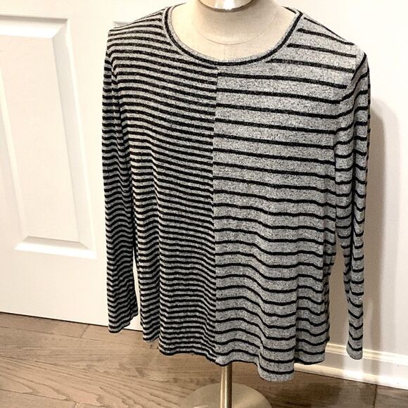 Lane Bryant Sweaters - Lane Bryant Super Soft Women’s Rayon Black Cream Striped Knit Sweater Size 14/16
